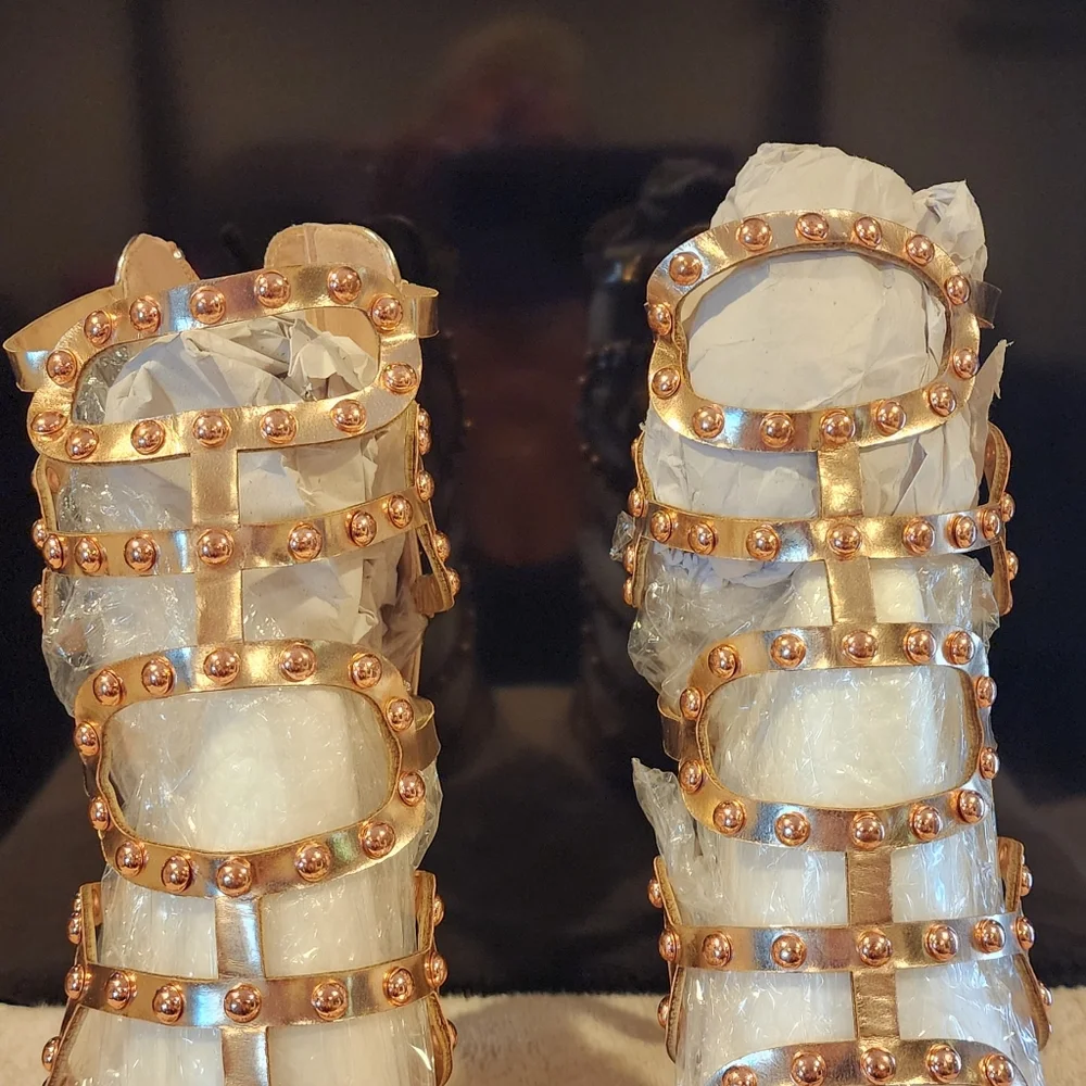 Heels - Picture 2 of 6